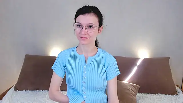 Snapshot of ThoraMarola chatting on May 3, 4:29 am ThoraMarola online show from May 3, 4:29 am