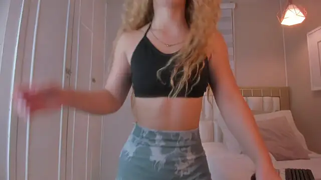 isabela  x online show from July 24, 11:41 am