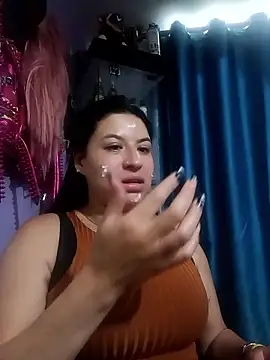 Snapshot of keileen_luna chatting on May 6, 7:52 pm keileen luna online show from May 6, 7:52 pm