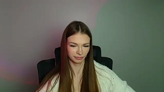 Snapshot of Lina_Loveuu chatting on February 18, 12:34 pm Lina Loveuu online show from February 18, 12:34 pm