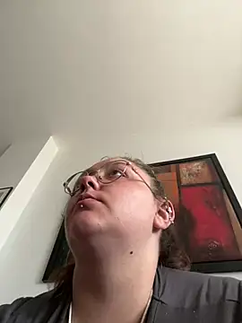 Snapshot of _maracr19_ chatting on April 21, 12:55 pm maracr19 online show from April 21, 12:55 pm