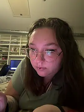 Snapshot of _maracr19_ chatting on April 25, 9:56 pm maracr19 online show from April 25, 9:56 pm