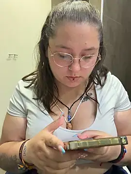 Snapshot of _maracr19_ chatting on April 28, 2:11 pm maracr19 online show from April 28, 2:11 pm