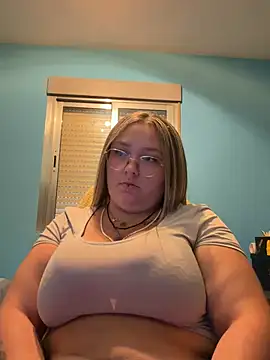 Snapshot of _maracr19_ chatting on July 9, 1:26 pm maracr19 online show from July 9, 1:26 pm