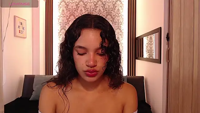 Snapshot of Nyxx_Velariia chatting on March 12, 2:34 pm Nyxx Velariia online show from March 12, 2:34 pm