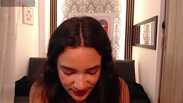 Snapshot of Nyxx_Velariia chatting on March 14, 4:12 pm Nyxx Velariia online show from March 14, 4:12 pm
