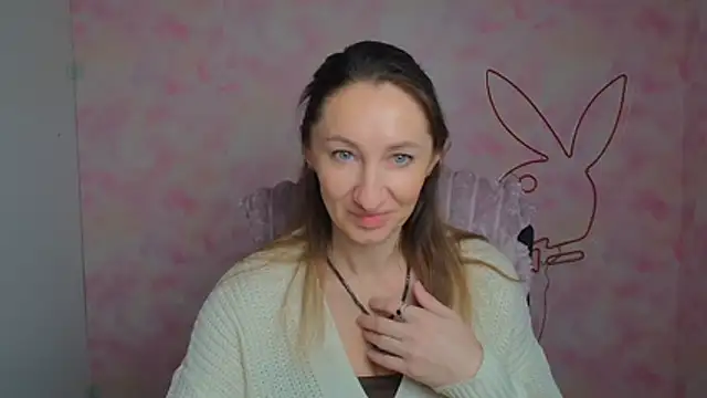 Snapshot of Diana_Sweeet_ chatting on February 22, 6:35 am Diana Sweeet online show from February 22, 6:35 am