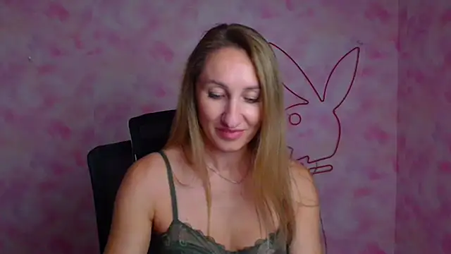 Diana Sweeet  online show from April 25, 1:41 pm