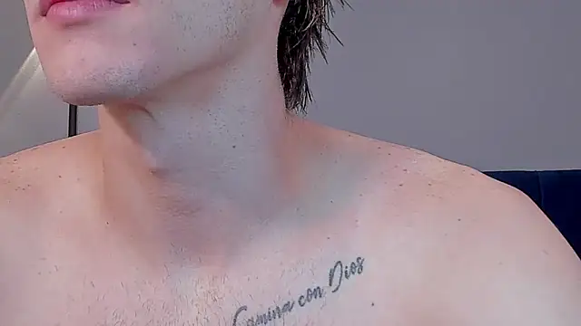 Snapshot of DrakeCarter chatting on February 25, 1:59 am DrakeCarter online show from February 25, 1:59 am