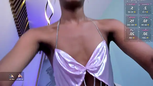 Snapshot of VictoriaRousse_ chatting on February 25, 10:19 pm VictoriaRousse online show from February 25, 10:19 pm