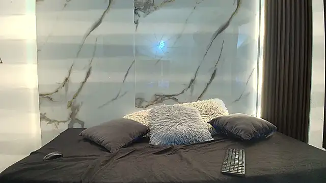 Danner Alaia online show from January 16, 8:35 pm