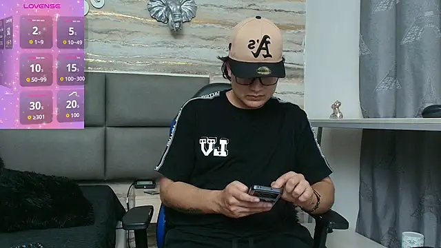 Danner Alaia online show from February 27, 8:20 pm