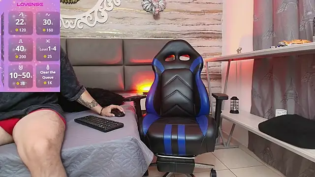 Danner Alaia online show from March 3, 7:53 pm