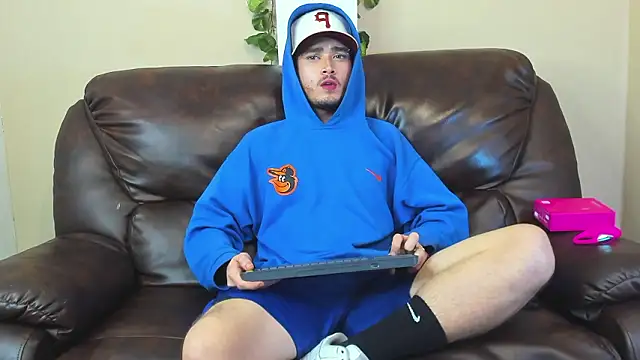 Snapshot of Salvattore_Muller chatting on February 20, 6:26 am Salvattore Muller online show from February 20, 6:26 am