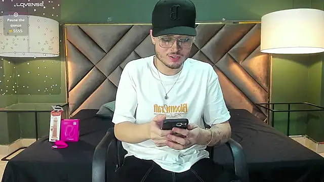 Snapshot of Salvattore_Muller chatting on February 25, 11:31 am Salvattore Muller online show from February 25, 11:31 am