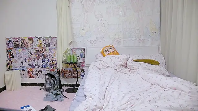 Chocolates-001 online show from April 12, 11:48 am