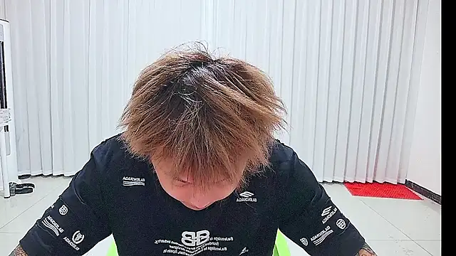 Chocolates-001 online show from July 17, 3:07 pm