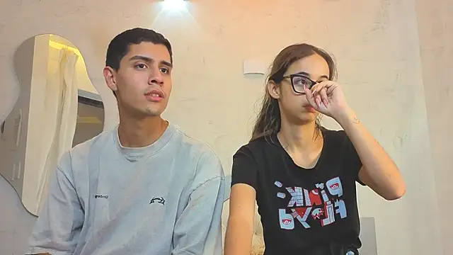 Snapshot of bastian_and_samantha chatting on May 9, 4:28 am bastian and samantha online show from May 9, 4:28 am