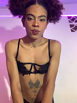 Snapshot of julietha_sexy chatting on May 3, 4:29 am julietha sexy online show from May 3, 4:29 am