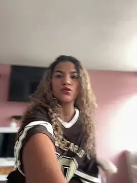 Snapshot of AngelPinkk_ chatting on March 8, 8:12 pm AngelPinkk online show from March 8, 8:12 pm