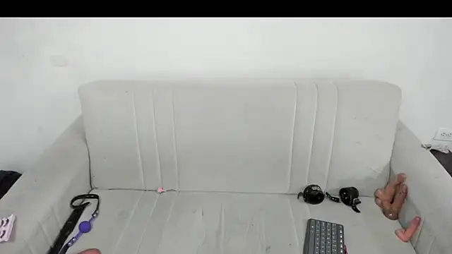 Snapshot of Sophia_fox420 chatting on May 14, 10:22 am Sophia fox420 online show from May 14, 10:22 am
