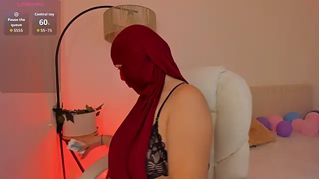  Amirah online show from April 13, 6:46 pm