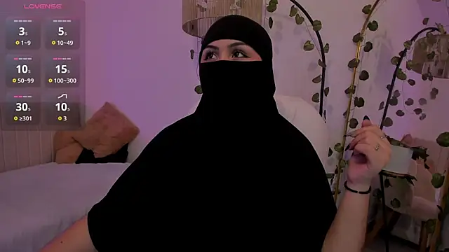 Snapshot of _Amirah chatting on May 26, 6:04 pm Amirah online show from May 26, 6:04 pm