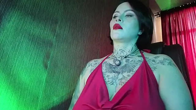 Mistressolivia07 online show from April 5, 5:43 pm