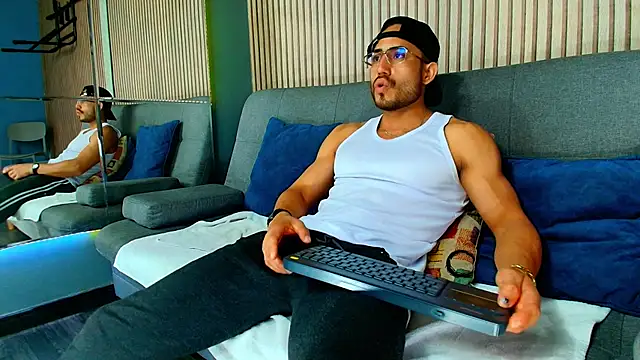 Vans Ross online show from February 13, 6:59 pm