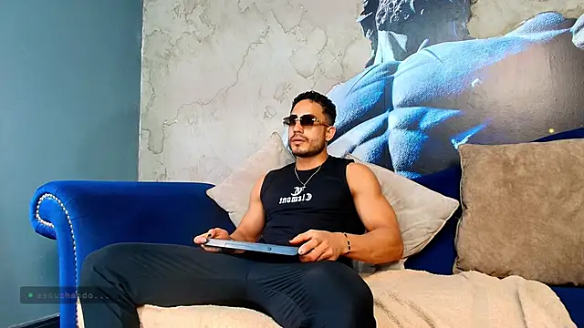 Snapshot of Vans_Ross chatting on April 30, 6:58 pm Vans Ross online show from April 30, 6:58 pm