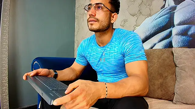 Snapshot of Vans_Ross chatting on June 22, 2:36 pm Vans Ross online show from June 22, 2:36 pm