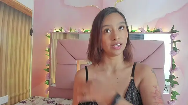 Snapshot of amy__rose__ chatting on May 14, 3:02 am amy rose online show from May 14, 3:02 am