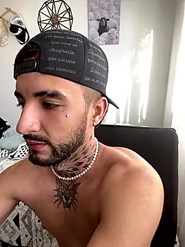 juanlouis pierre online show from January 17, 9:40 pm