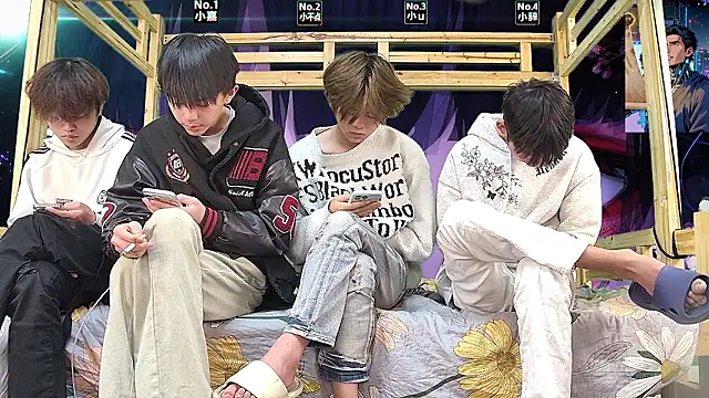 xiaohuangren01 online show from March 16, 5:44 am