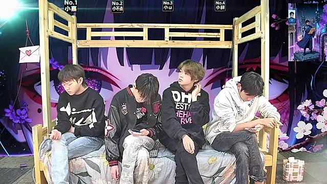 xiaohuangren01 online show from March 28, 1:27 am