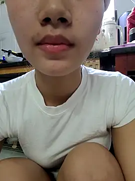 Snapshot of Mika-Spa21 chatting on May 6, 9:47 am Mika-Spa21 online show from May 6, 9:47 am