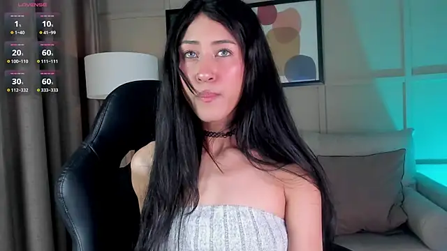 Snapshot of internett_sweetheart chatting on July 23, 5:49 am internett sweetheart online show from July 23, 5:49 am