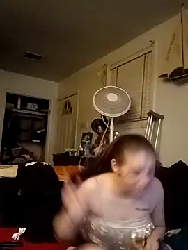 Snapshot of LadySn0w26 chatting on February 3, 2:53 am LadySn0w26 online show from February 3, 2:53 am