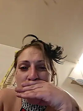 Snapshot of LadySn0w26 chatting on February 23, 1:36 am LadySn0w26 online show from February 23, 1:36 am