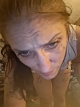 Snapshot of LadySn0w26 chatting on April 22, 1:52 am LadySn0w26 online show from April 22, 1:52 am