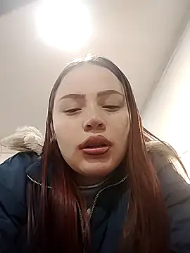 Snapshot of Crystaa12 chatting on February 17, 12:01 pm Crystaa12 online show from February 17, 12:01 pm