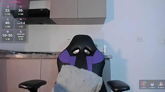 Scarlet Vixen  online show from April 12, 12:54 pm