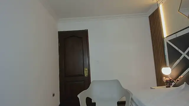 Ambarross  online show from February 13, 2:02 pm