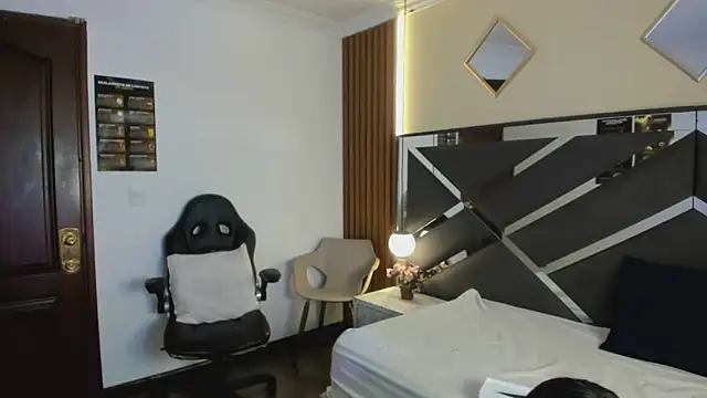 Ambarross  online show from April 7, 2:06 pm