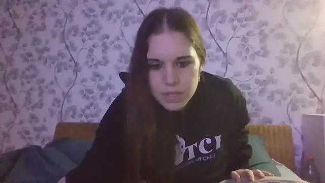 NyraLuna online show from February 1, 9:24 pm