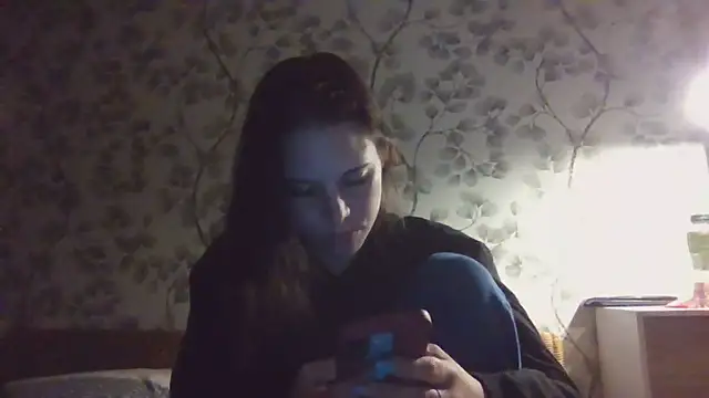 NyraLuna online show from March 22, 9:29 pm