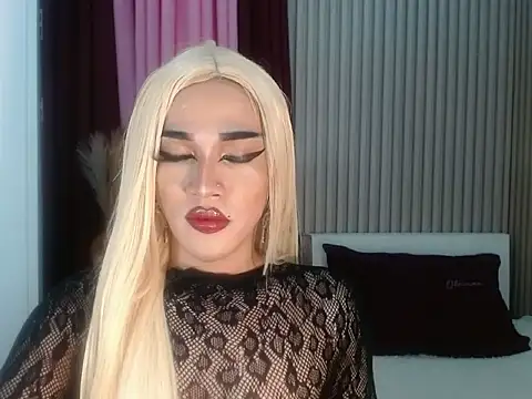 Snapshot of Kendalllust chatting on June 1, 1:35 pm Kendalllust online show from June 1, 1:35 pm