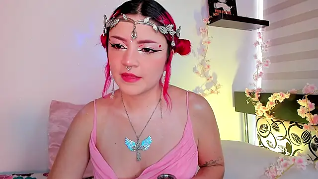 Snapshot of Tiny__Emmy_ chatting on April 13, 8:47 pm Tiny Emmy online show from April 13, 8:47 pm