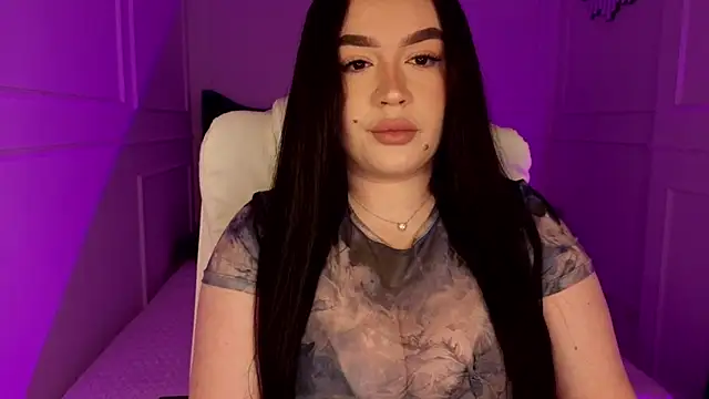 tinafox  online show from March 26, 9:37 am