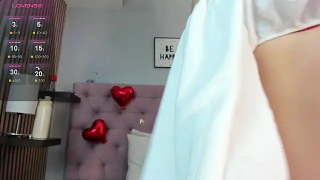 amber  moon1 online show from February 14, 7:10 pm